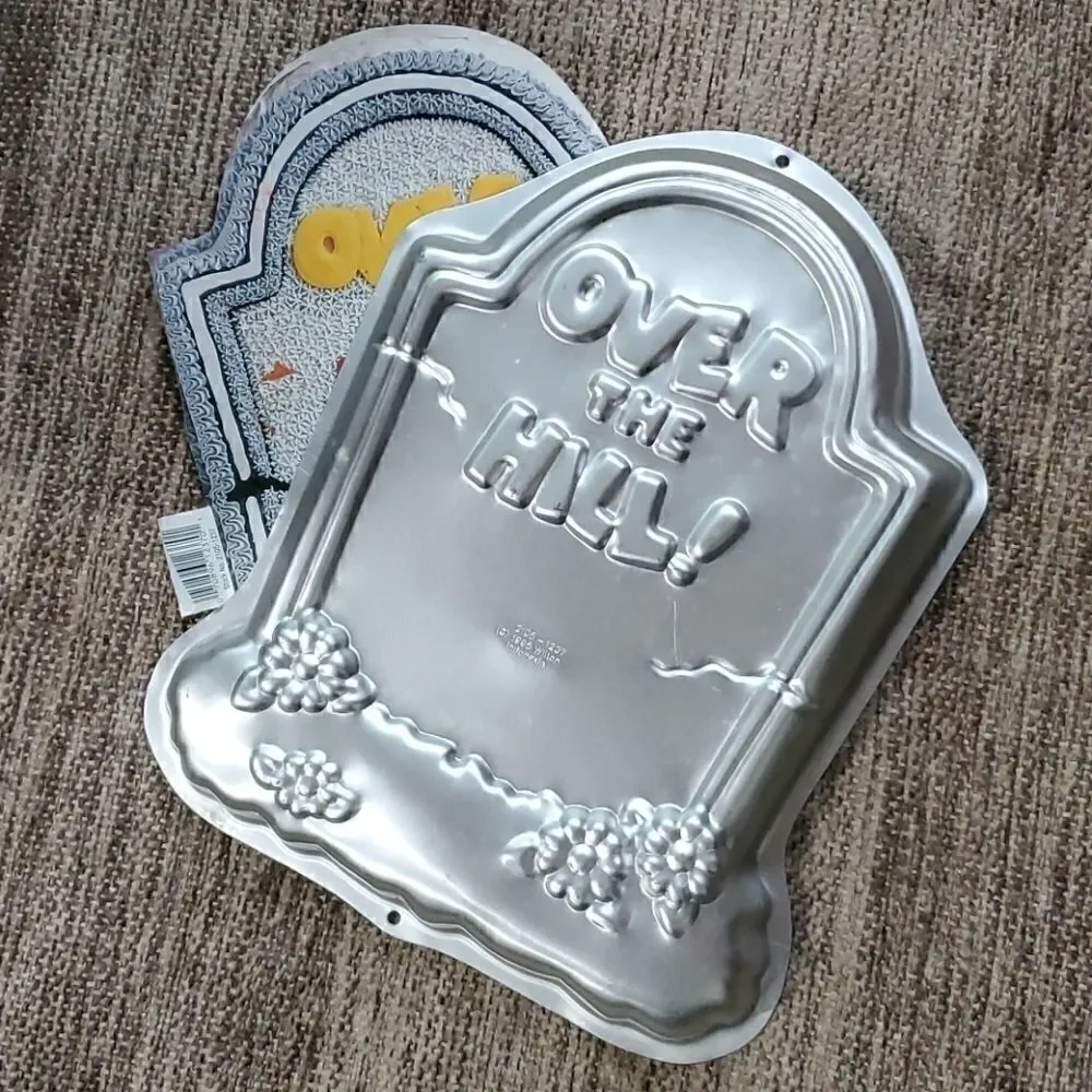 Wilton | 1995 Over the Hill Cake Pan